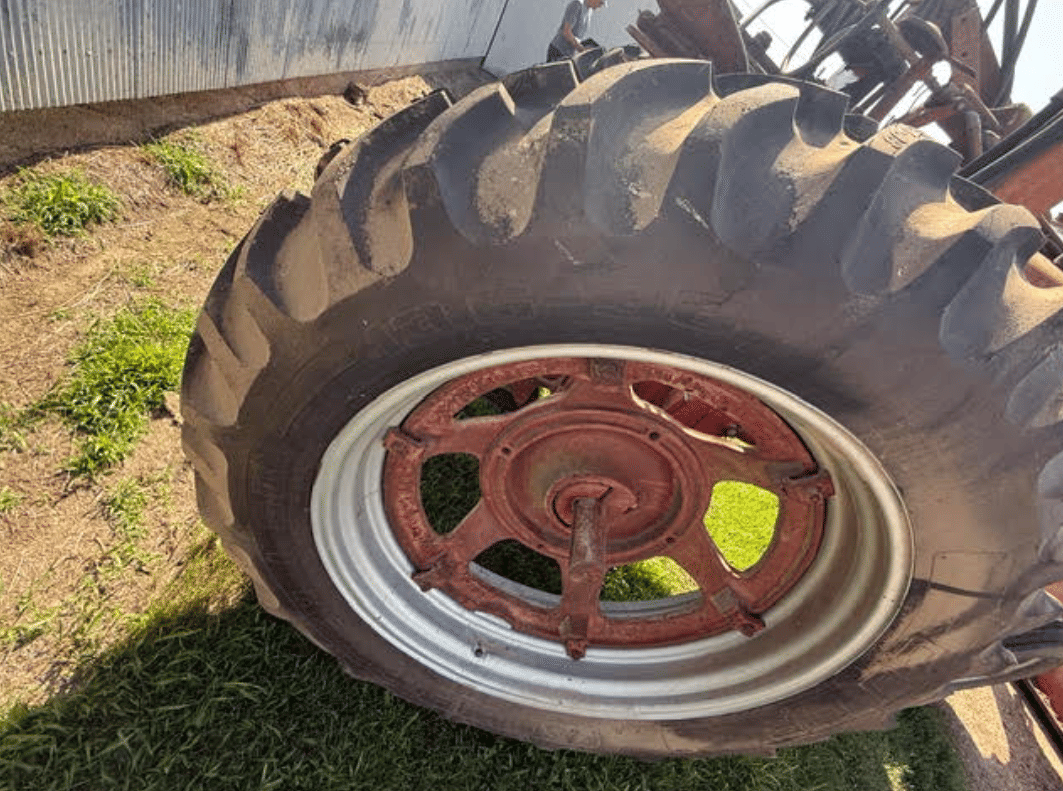 Image of Farmall M Image 1
