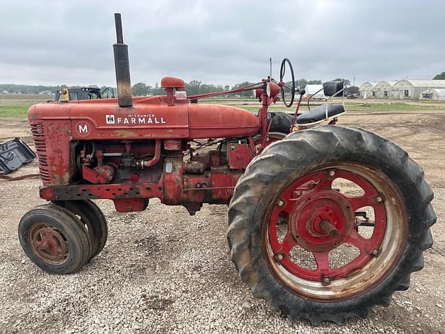 Image of Farmall M equipment image 1