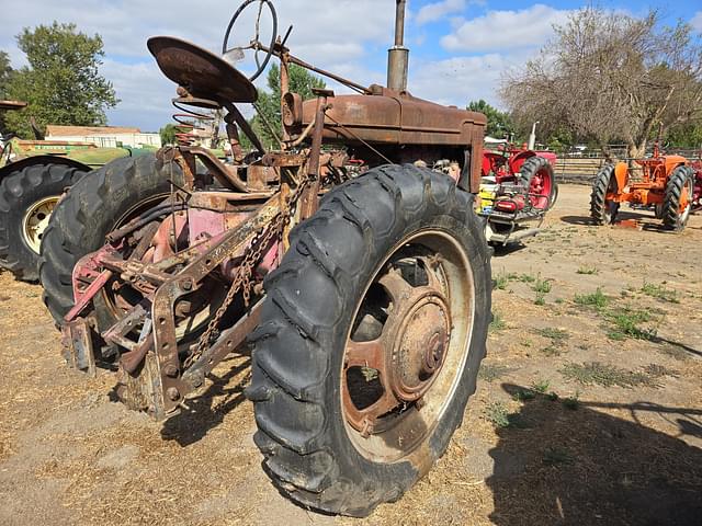 Image of Farmall M equipment image 2