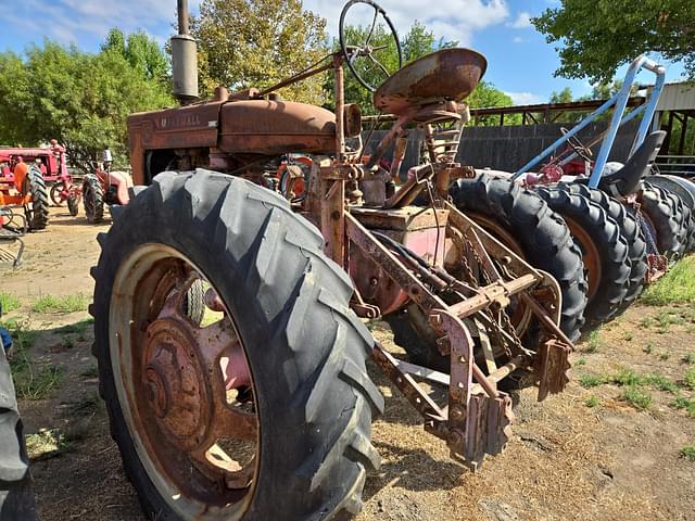 Image of Farmall M equipment image 3