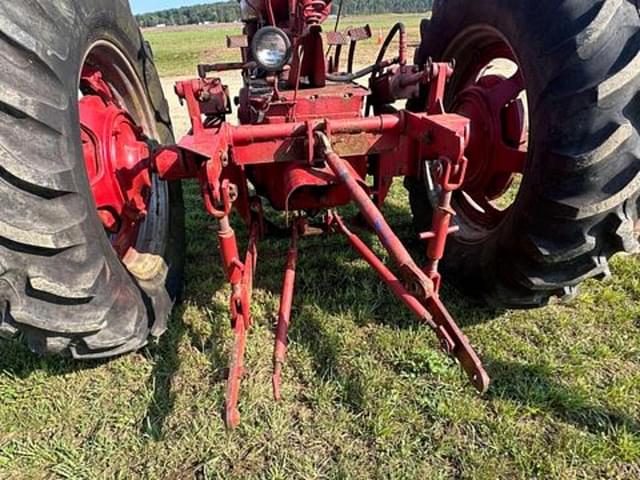 Image of Farmall M equipment image 4