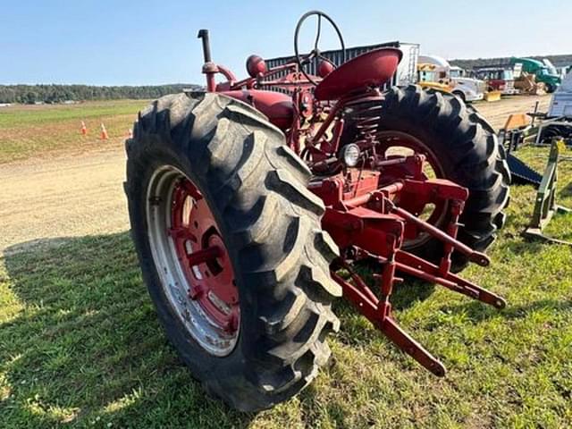 Image of Farmall M equipment image 3