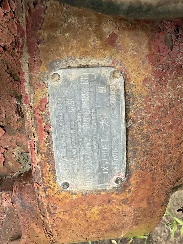 Image of Farmall M equipment image 4