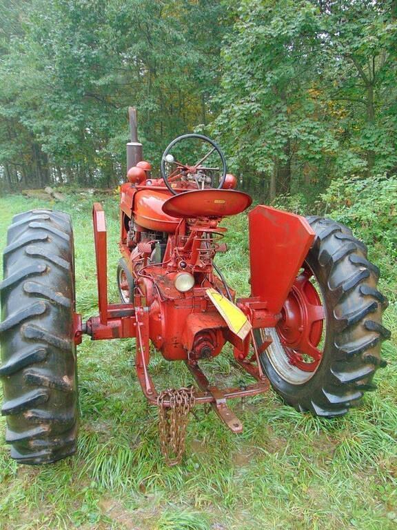 Image of Farmall M Image 1