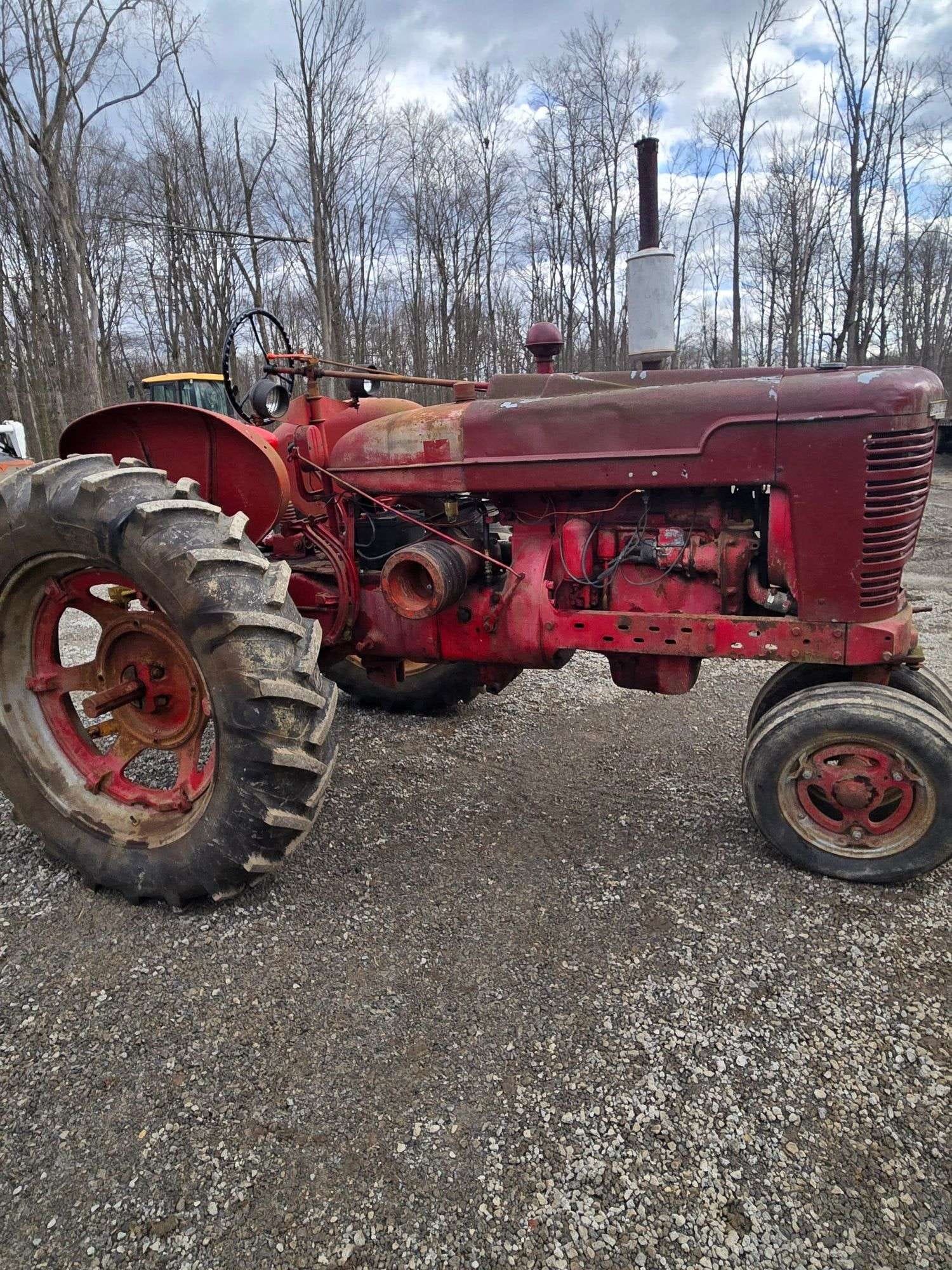 Farmall M Equipment Image0