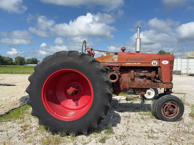 Image of Farmall M equipment image 3