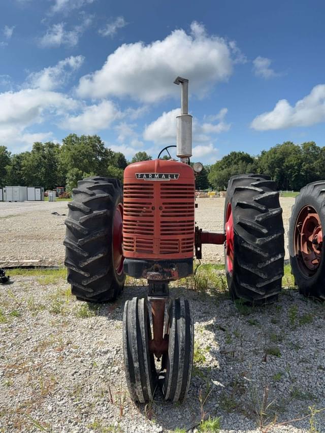 Image of Farmall M equipment image 1