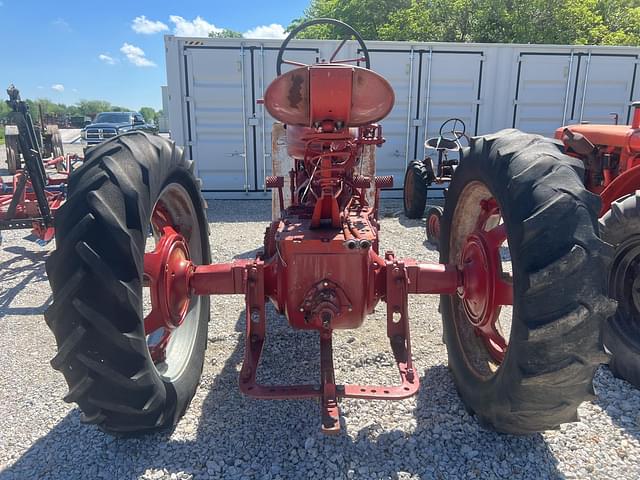 Image of Farmall M equipment image 3