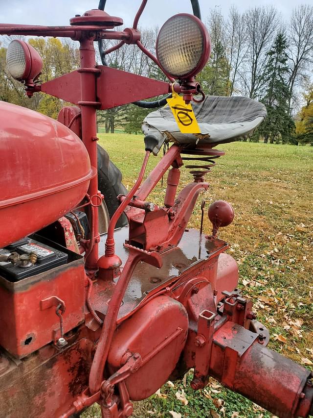 Image of Farmall M equipment image 2