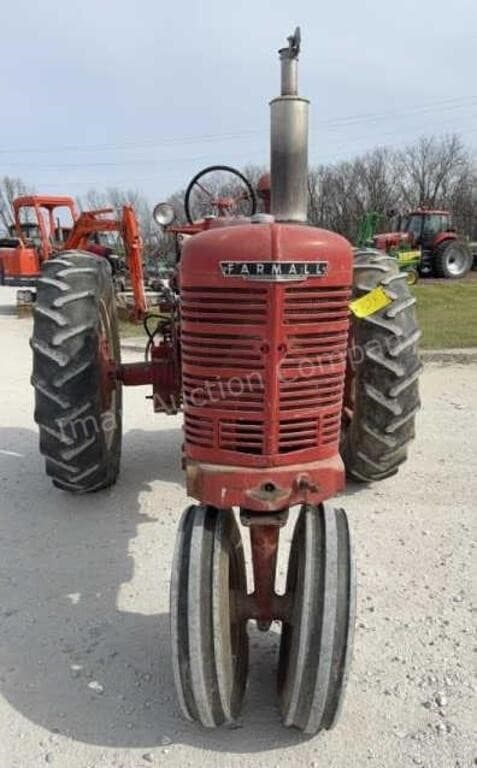 Image of Farmall M equipment image 1