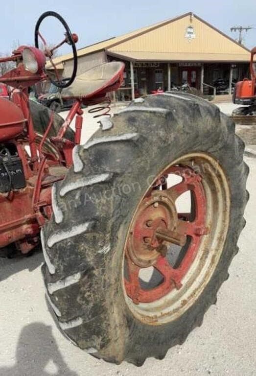 Image of Farmall M equipment image 4