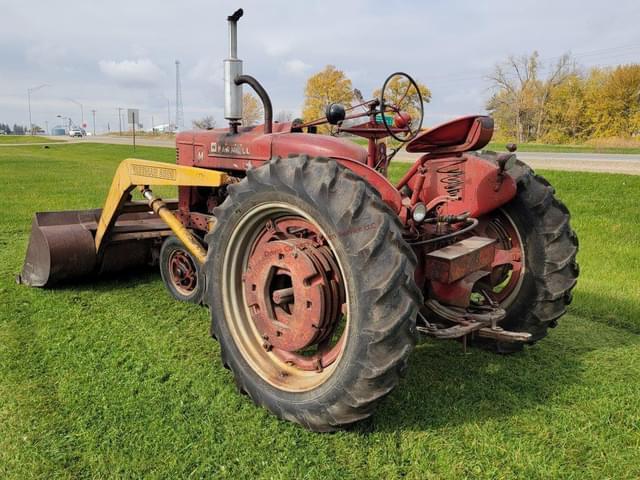 Image of Farmall M equipment image 2
