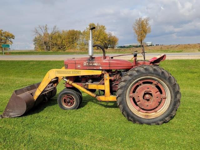 Image of Farmall M equipment image 1