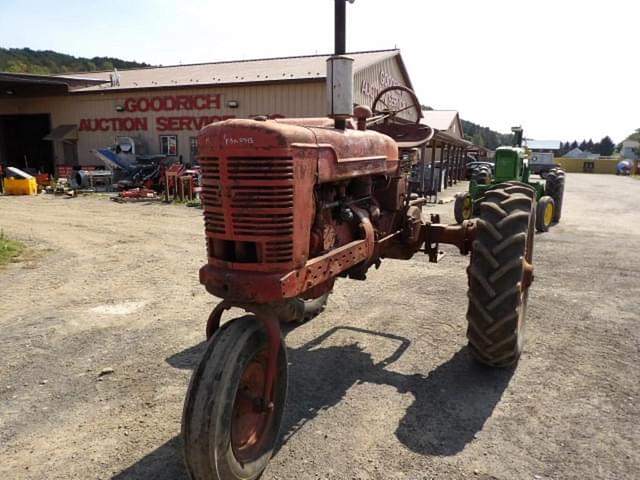 Image of Farmall M equipment image 1