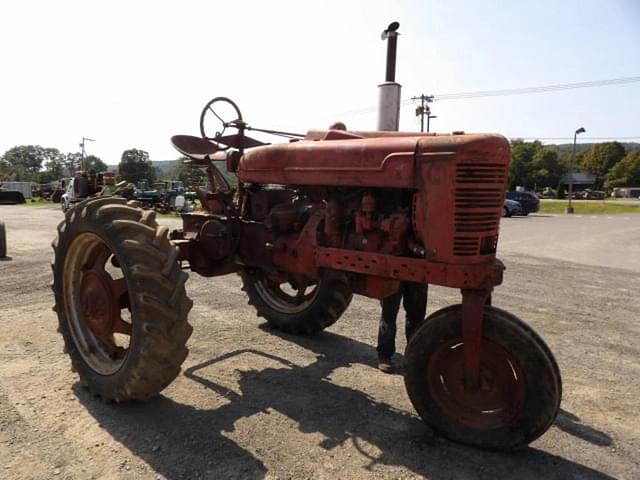 Image of Farmall M equipment image 2