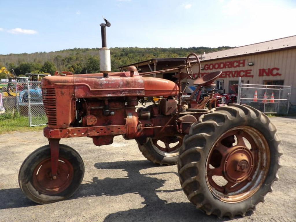 Image of Farmall M Primary image