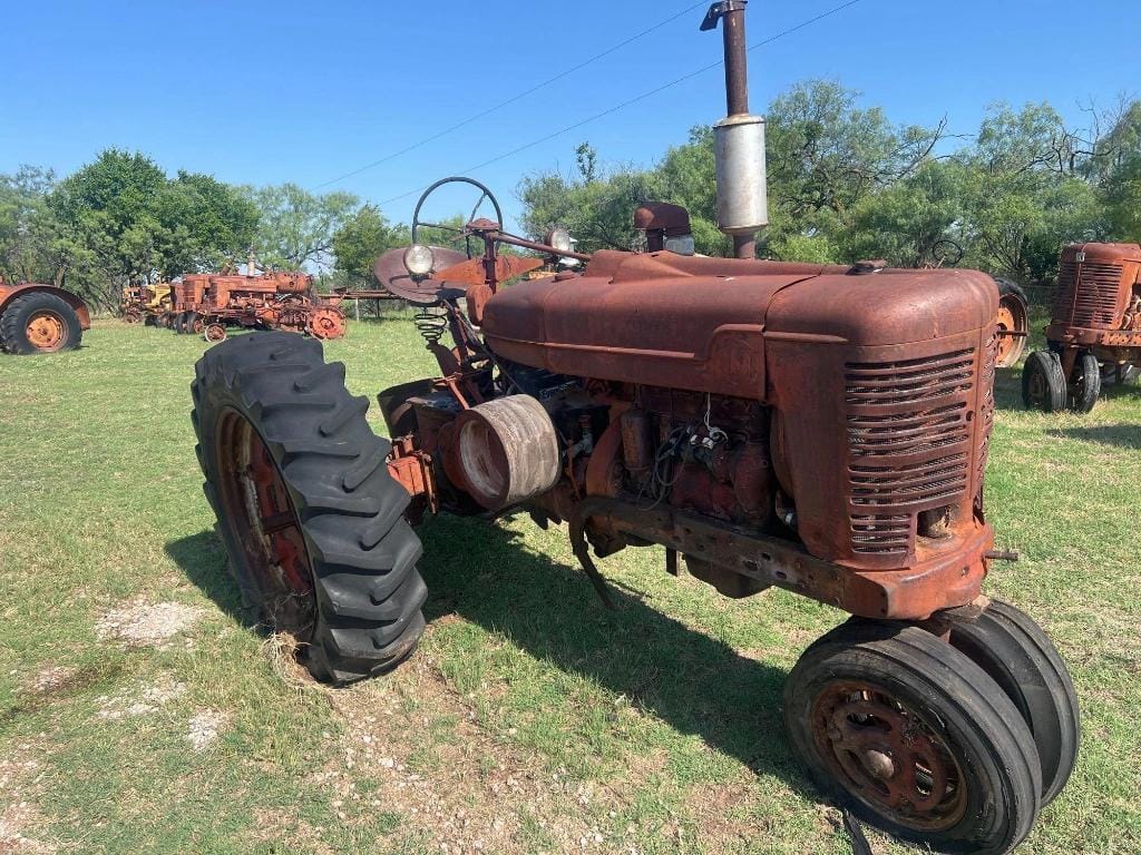 Farmall M Equipment Image0