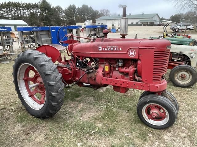 Image of Farmall M equipment image 2