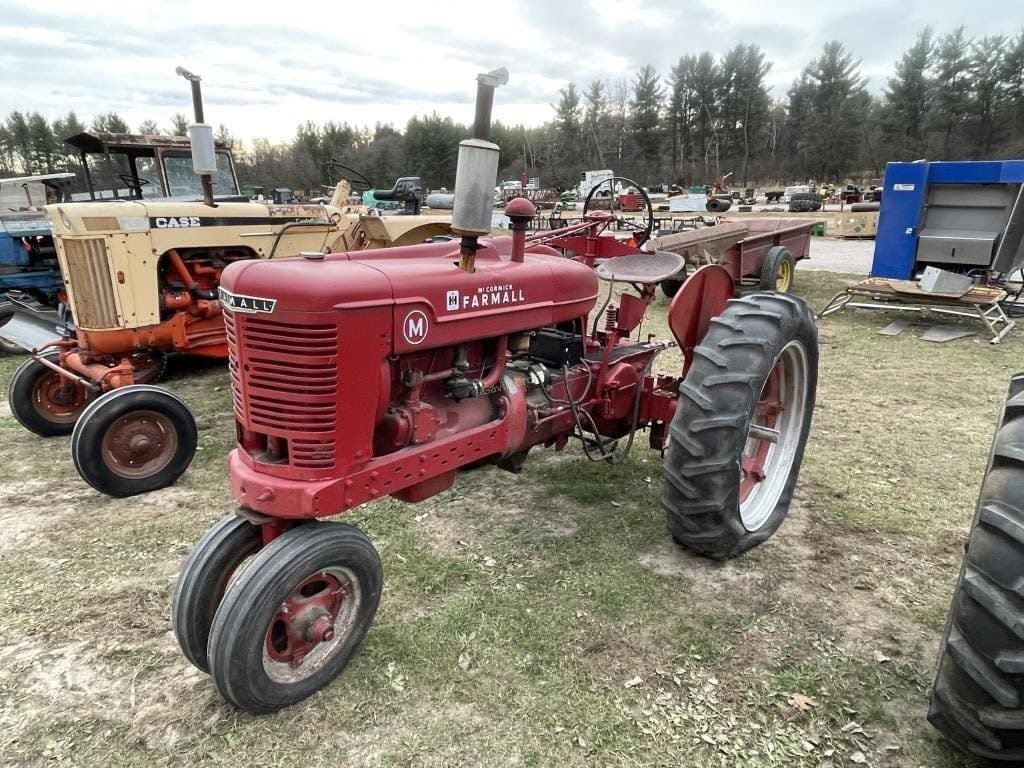 Farmall M Equipment Image0