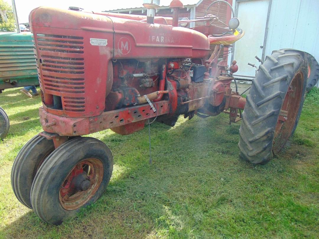 Image of Farmall M Image 0