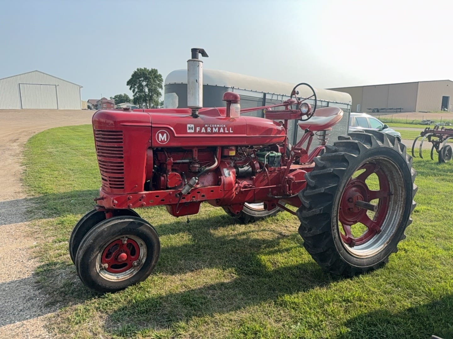 Farmall M Equipment Image0