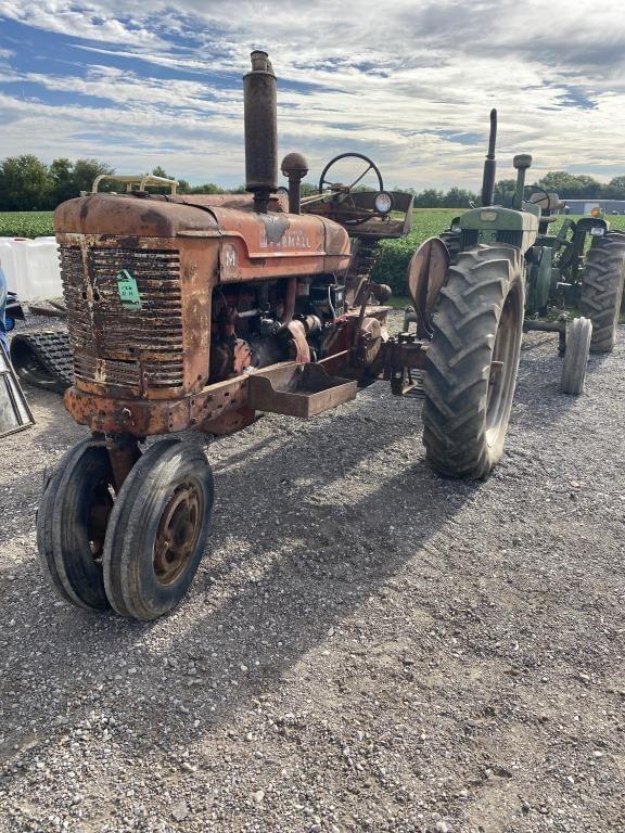 Image of Farmall M Image 1