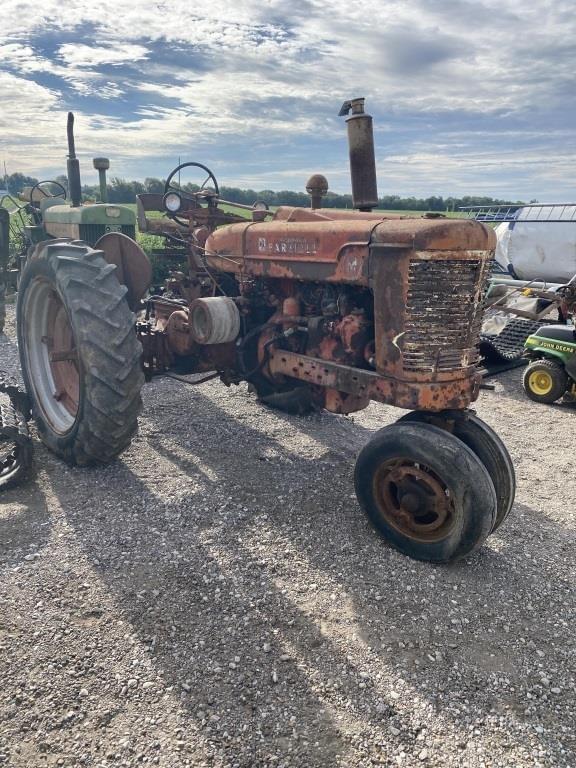 Image of Farmall M Image 0