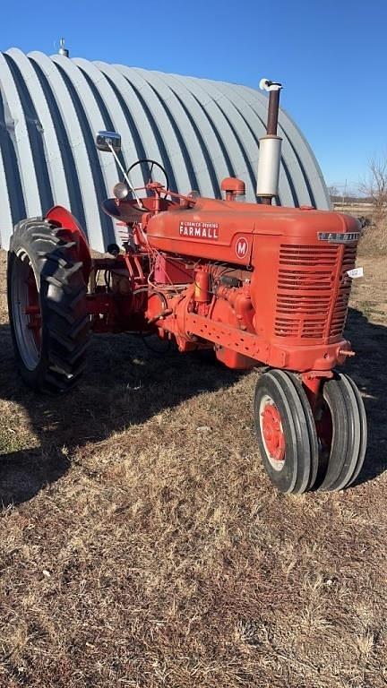 Image of Farmall M equipment image 1