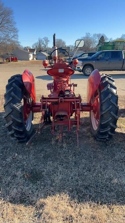 Image of Farmall M equipment image 3