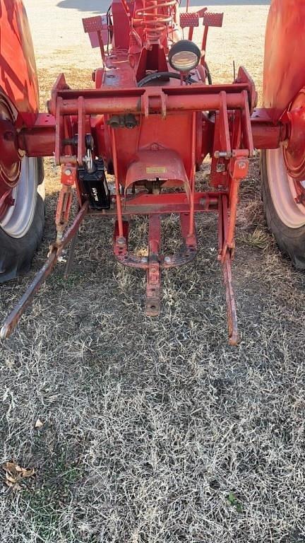 Image of Farmall M equipment image 4