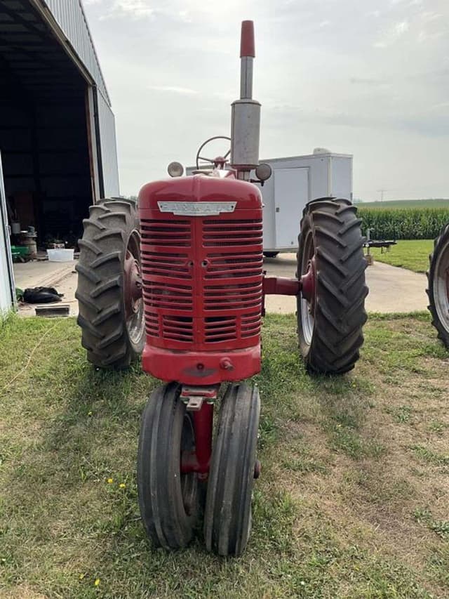 Image of Farmall M equipment image 1