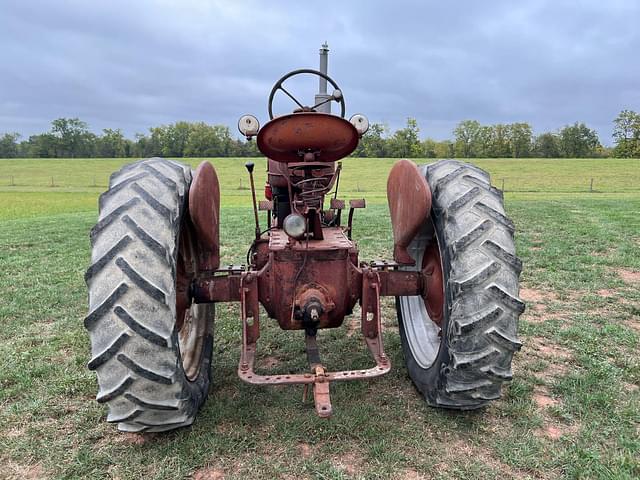 Image of Farmall M equipment image 4