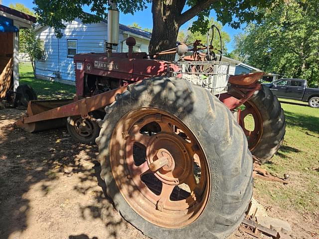 Image of Farmall M equipment image 3