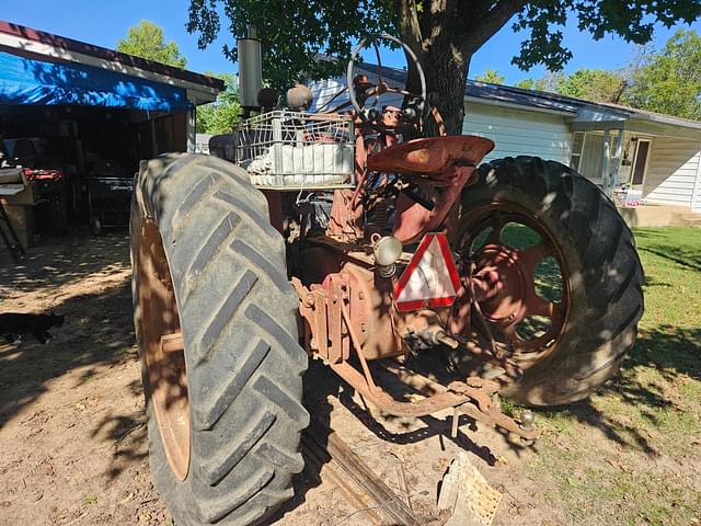 Image of Farmall M equipment image 4