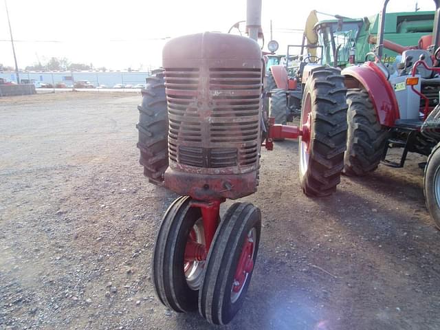 Image of Farmall M equipment image 2