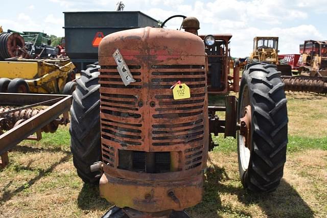 Image of Farmall M equipment image 4