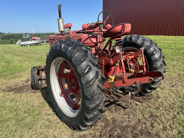 Image of Farmall M equipment image 2