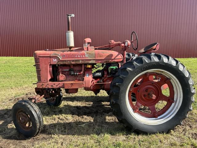 Image of Farmall M equipment image 1