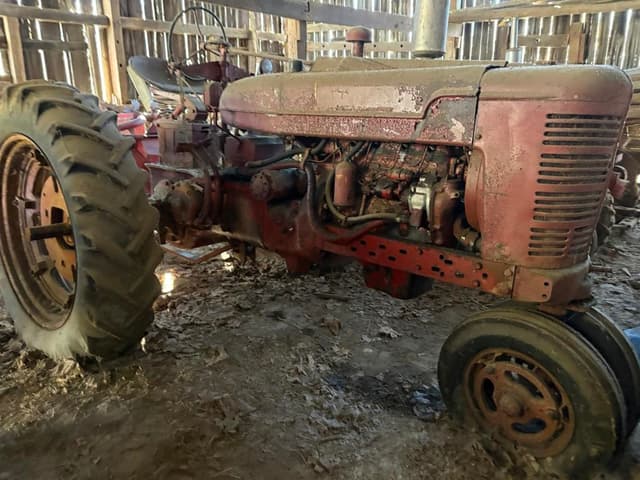 Image of Farmall M equipment image 2