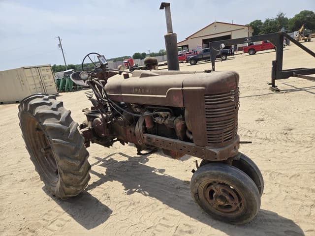 Image of Farmall M equipment image 4