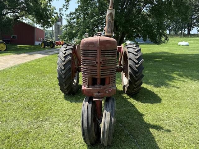 Image of Farmall M equipment image 1