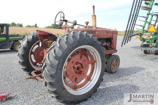 Image of Farmall M equipment image 2