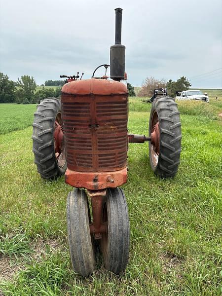 Image of Farmall M equipment image 1