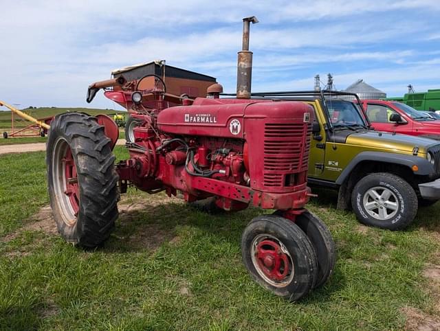 Image of Farmall M equipment image 1