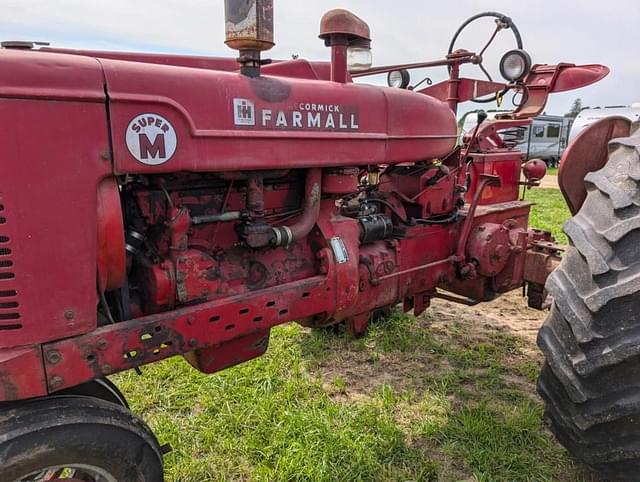 Image of Farmall M equipment image 4