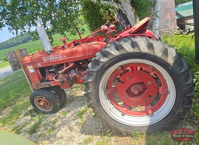 Image of Farmall H equipment image 1