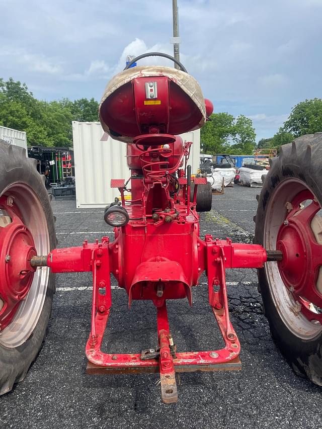 Image of Farmall M equipment image 4