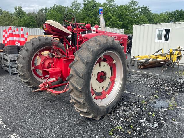 Image of Farmall M equipment image 2