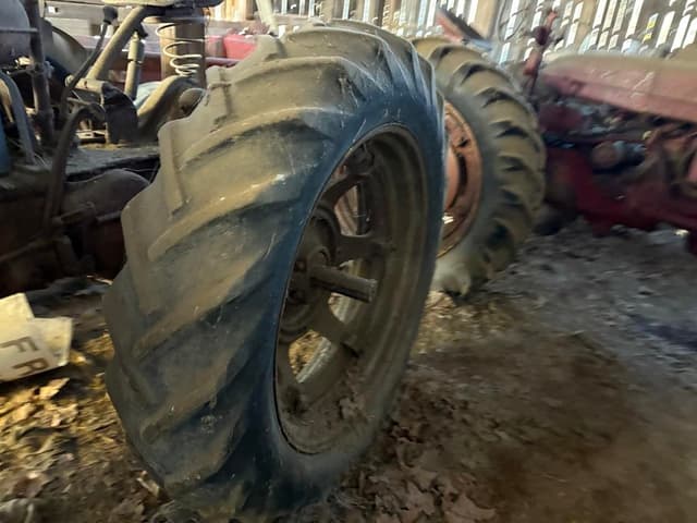 Image of Farmall M equipment image 4