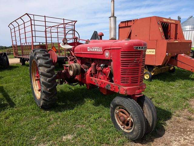 Image of Farmall M equipment image 1